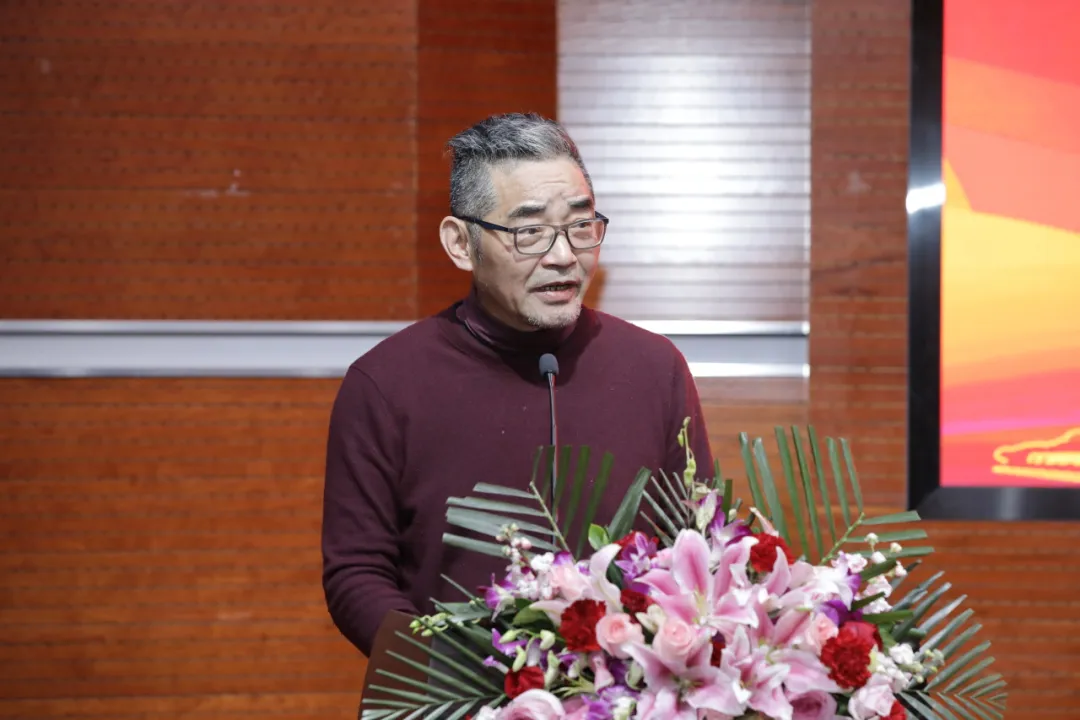 21著名作家、魔镜街拍
  苏童教授.jpg